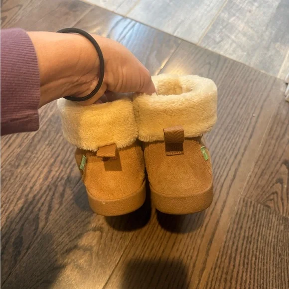 Cozy Tan Boots - Picture 2 of 5